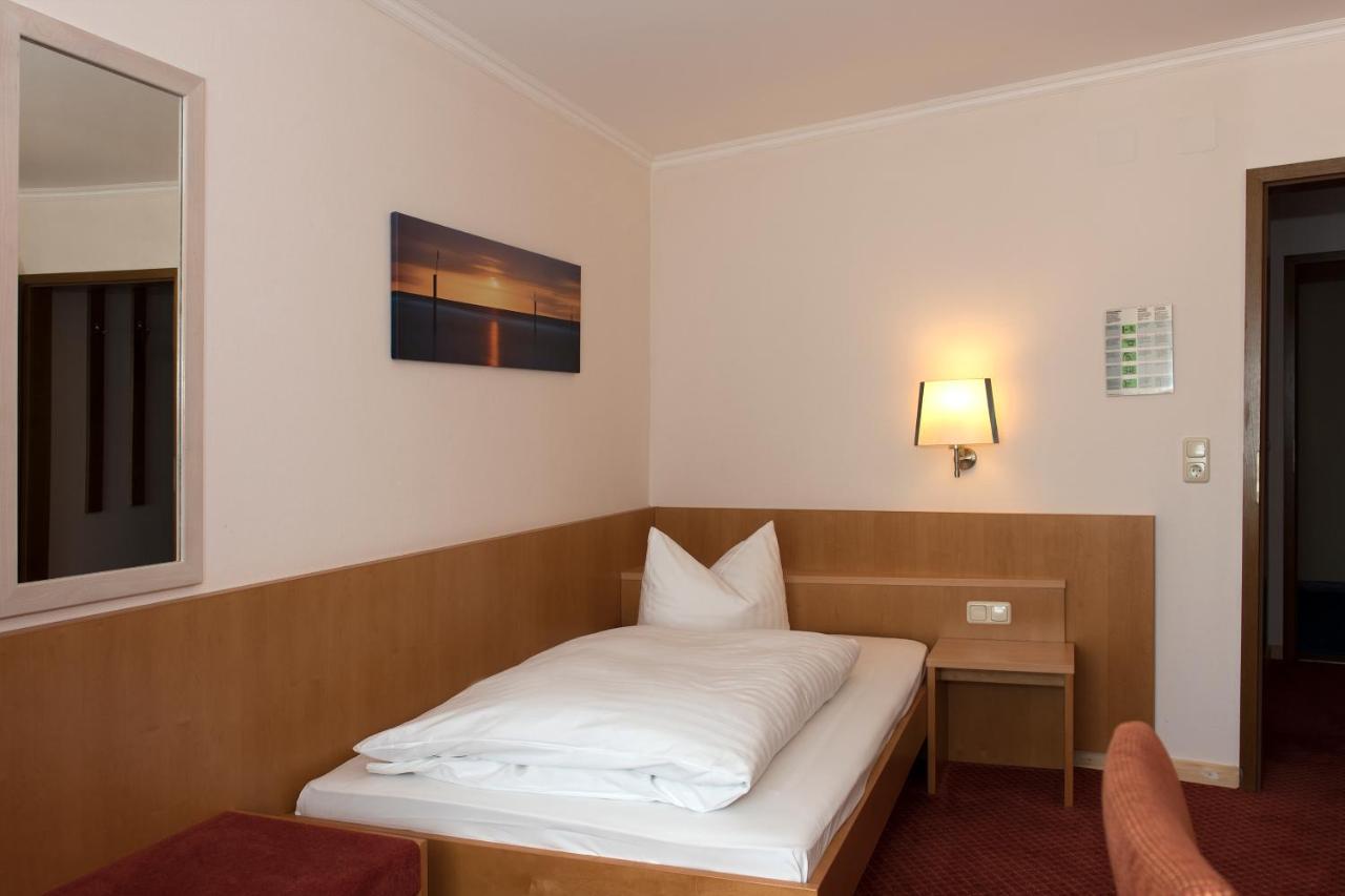 מיינטל Hotel Restaurant Zum Schiffchen מראה חיצוני תמונה